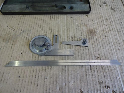 Universal bevel protractor